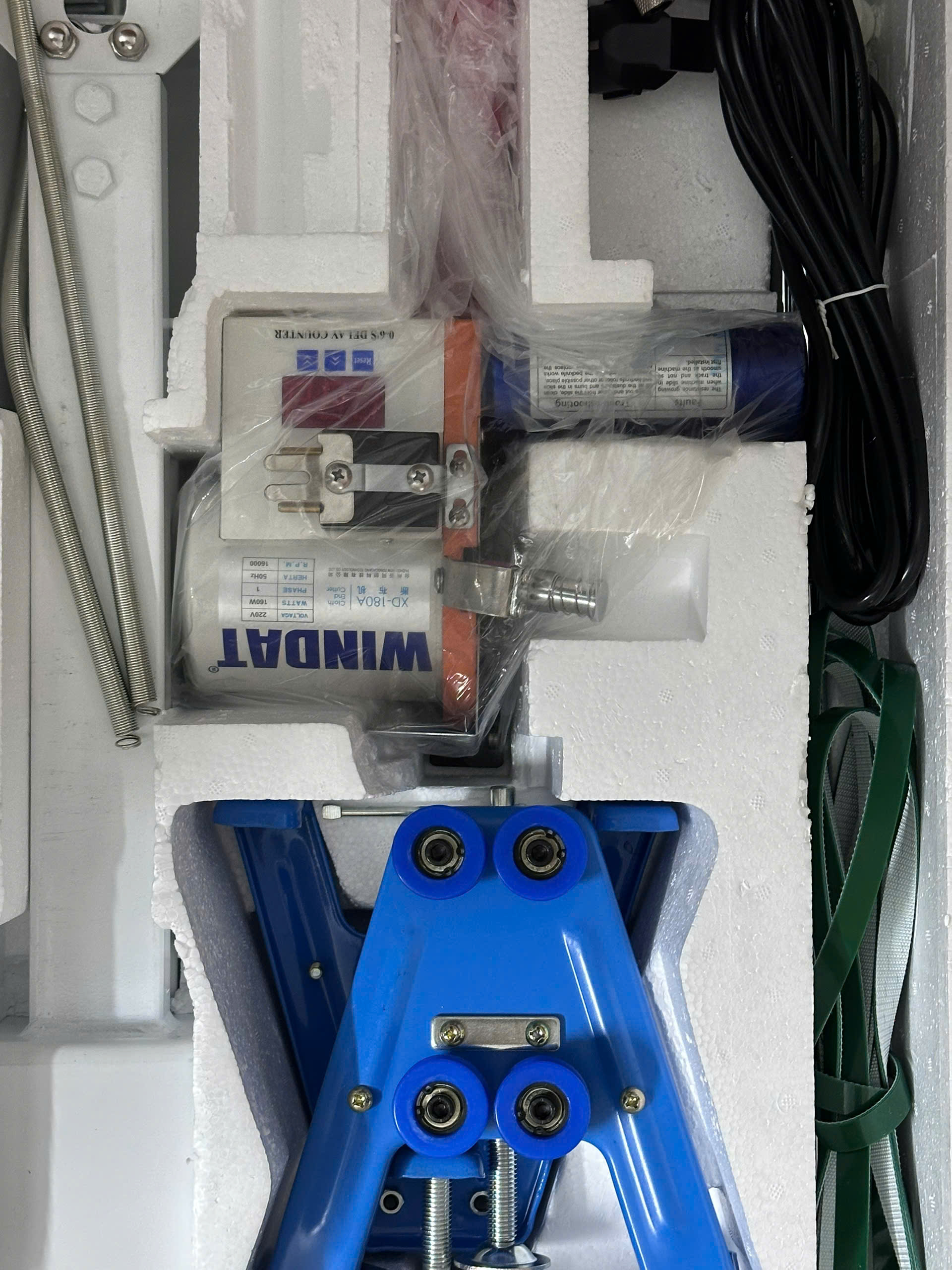 Máy cắt đầu bàn g