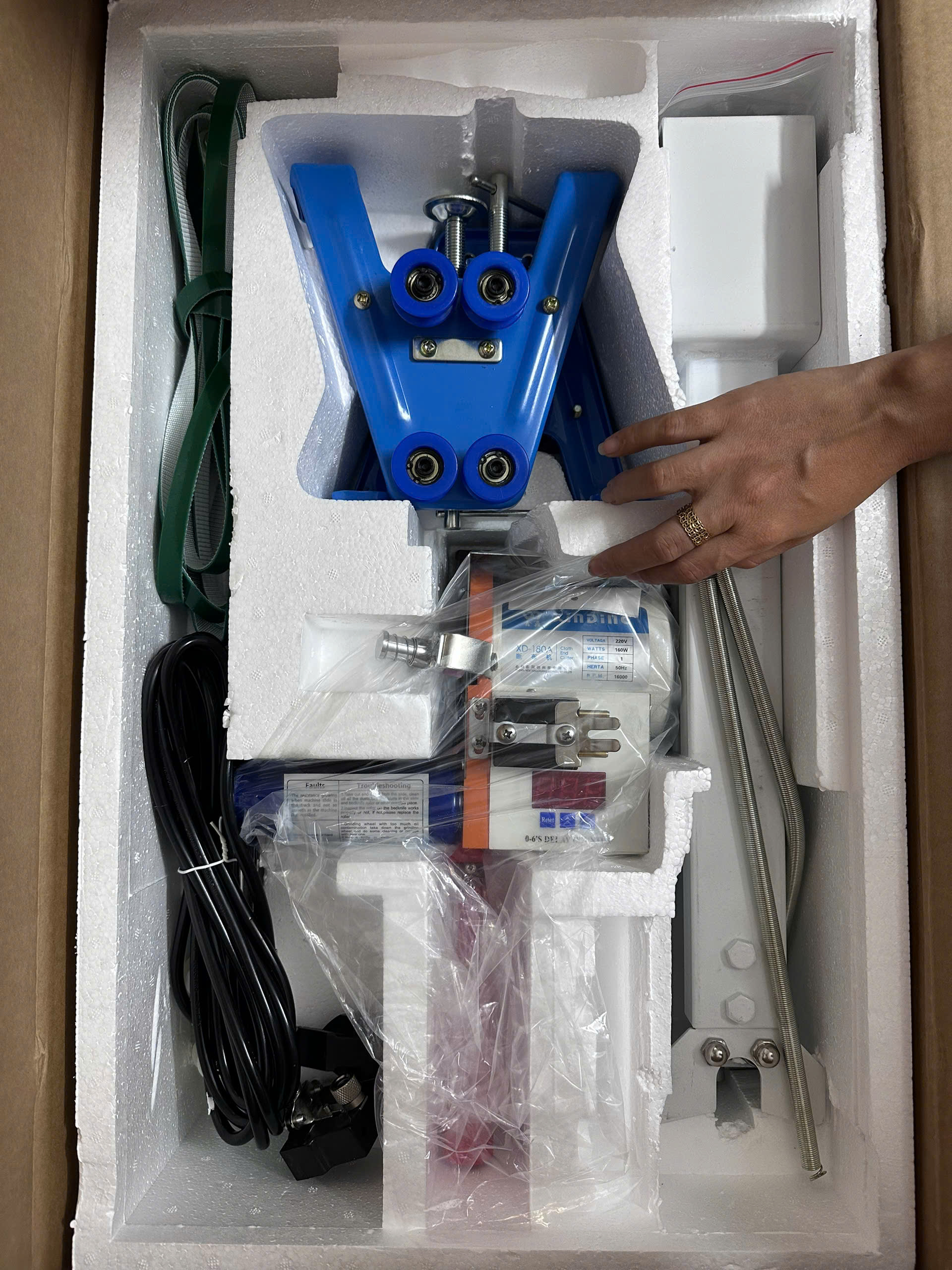 máy cắt đầu bàn