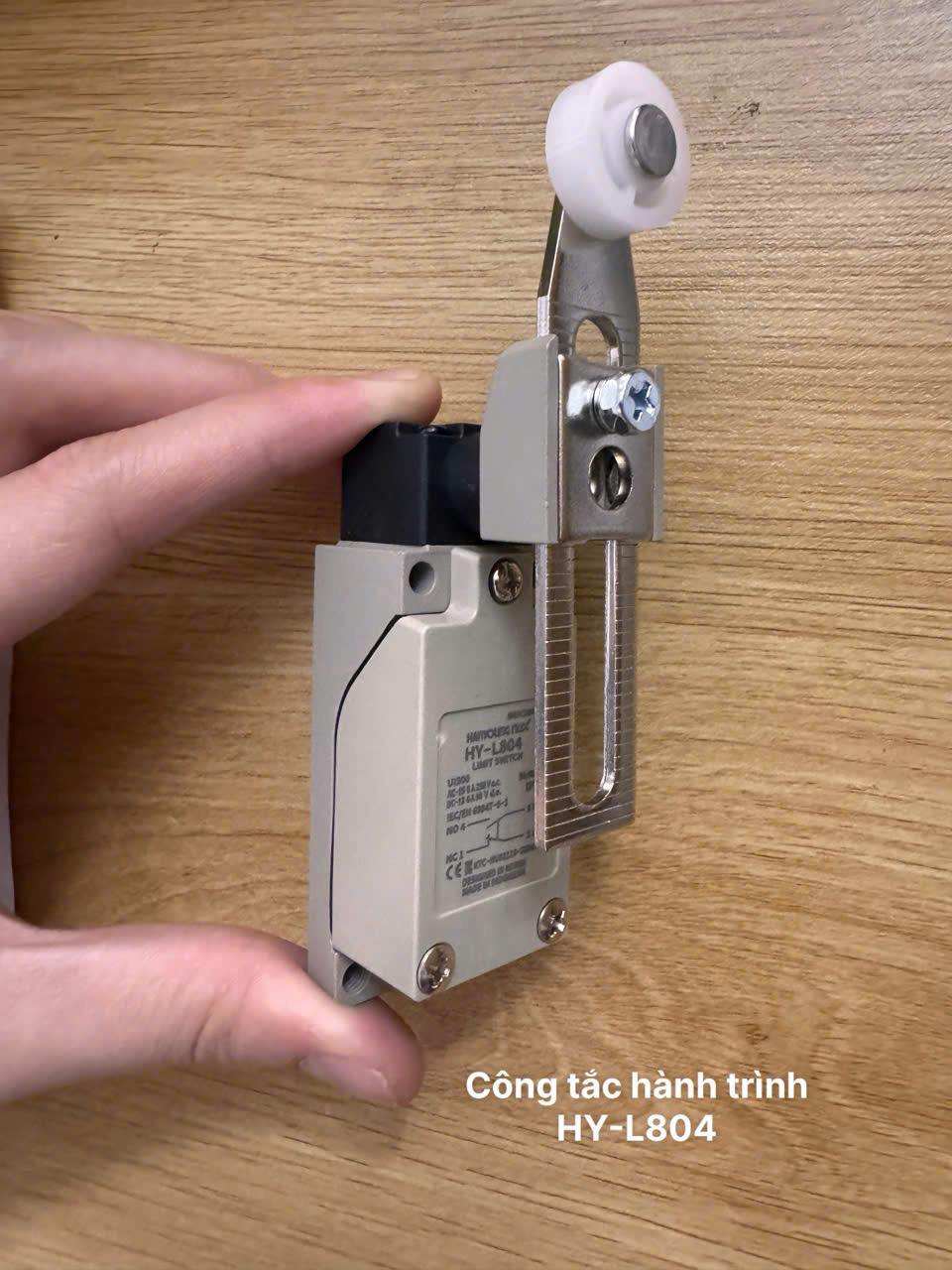 Công Tắc HÀnh Trình HY-L804